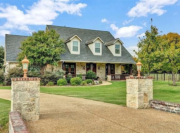 2nd image of 2806 Ginny Ct