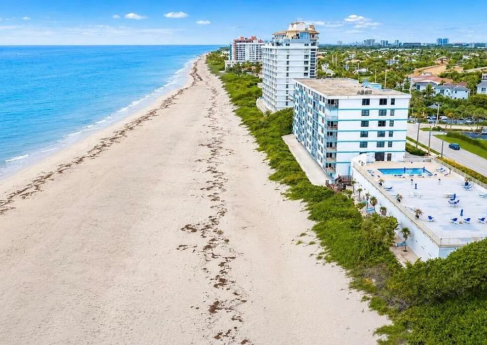 900 Ocean Dr #706