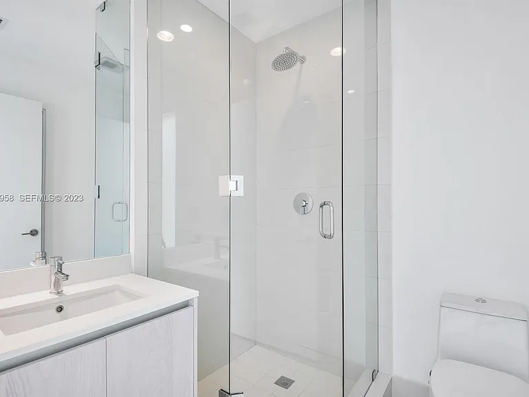 480 NE 31st St #1307 — Photo 5