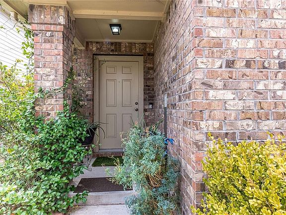 3rd image of 11505 Carrie Manor St