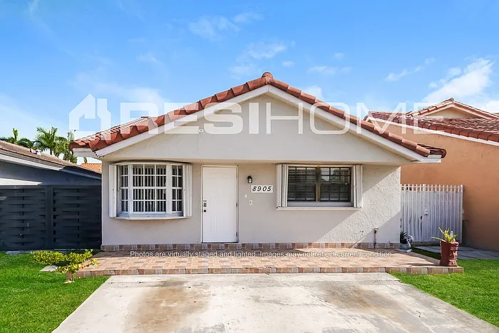 8905 NW 114th Ter
