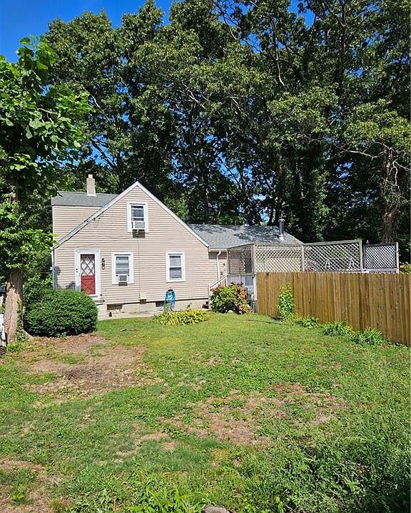 1st image of 46 Sweet St