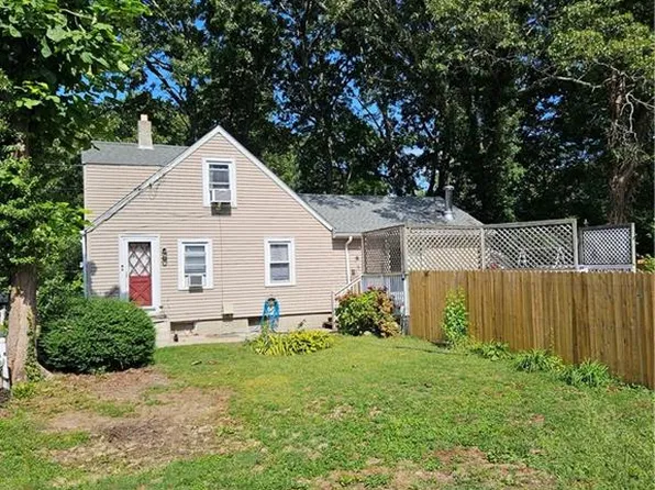 46 Sweet St, Warwick, RI 02889