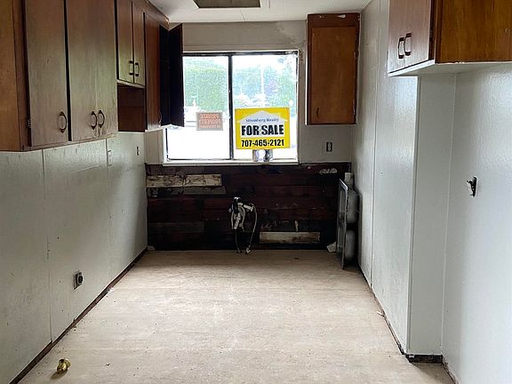 2nd image of 6661 Lake Earl Dr