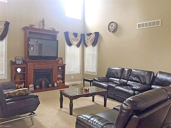 3rd image of 123 Freedom Dr