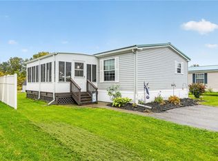 951 Cobblestone Ct, Holley, NY 14470