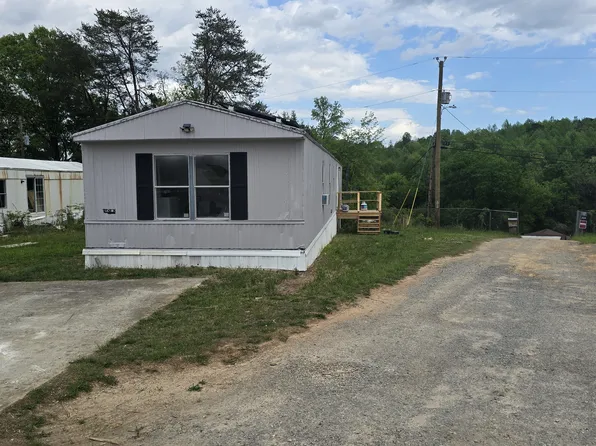 208 Village Dr, Spring City, TN 37381