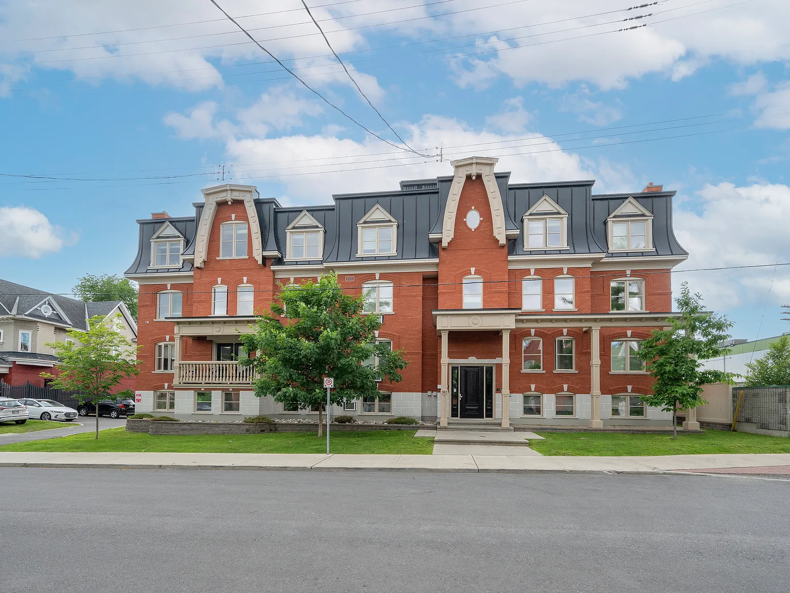 162 Cambridge St North — Photo 3