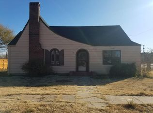 909 W 12th St, Plainview, TX 79072