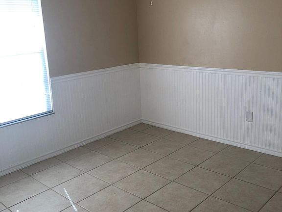 2nd image of 2512 SW Kensington St #0