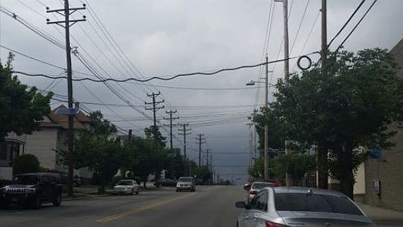 2nd image of 433 Lakeview Ave
