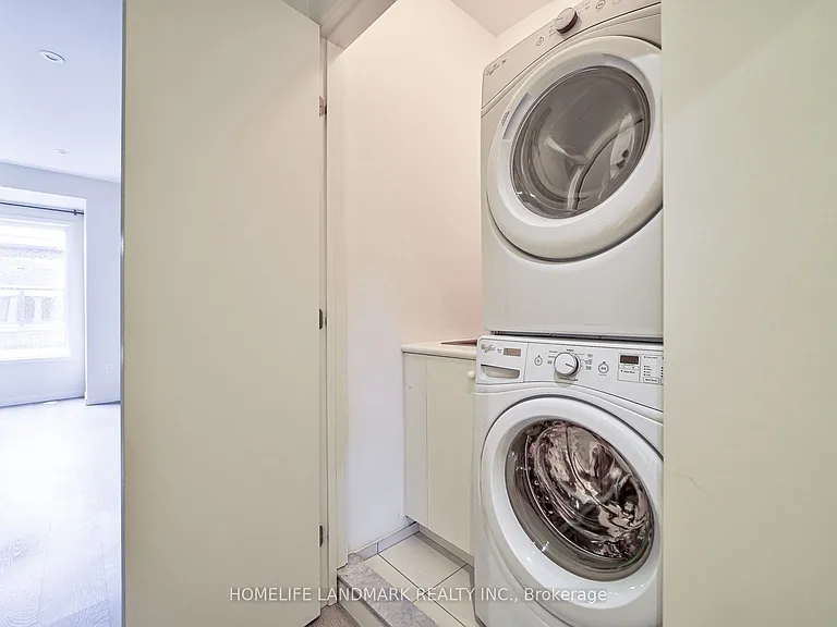 21 Genuine Ln — Photo 20