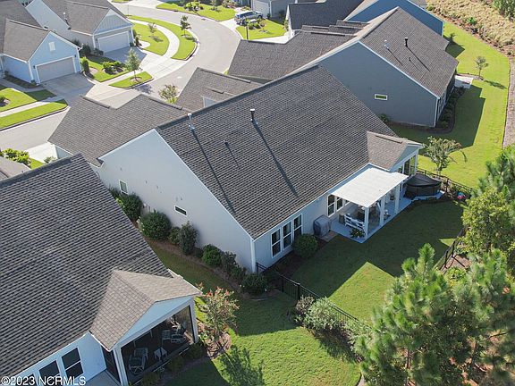 5th image of 444 Deveraux Drive