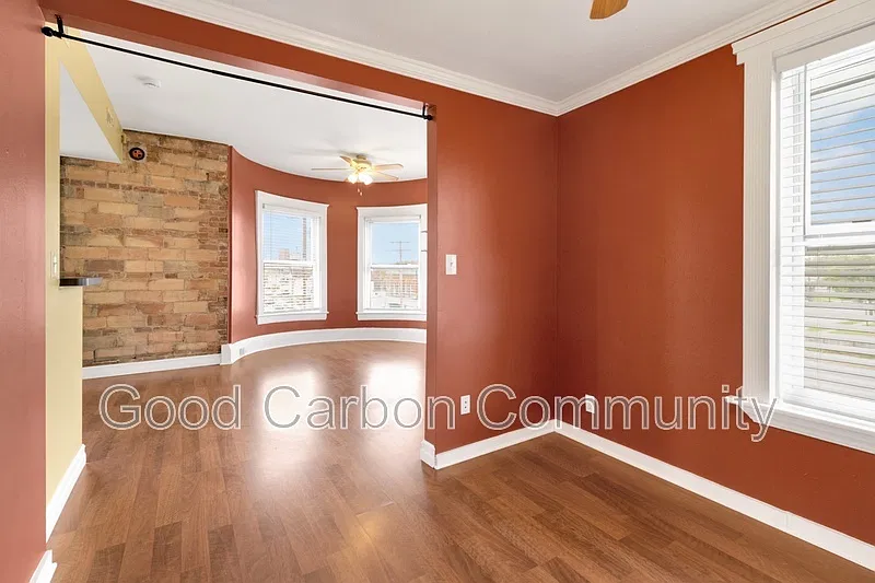 1 bed, 1.0 bath, $995 — Photo 4