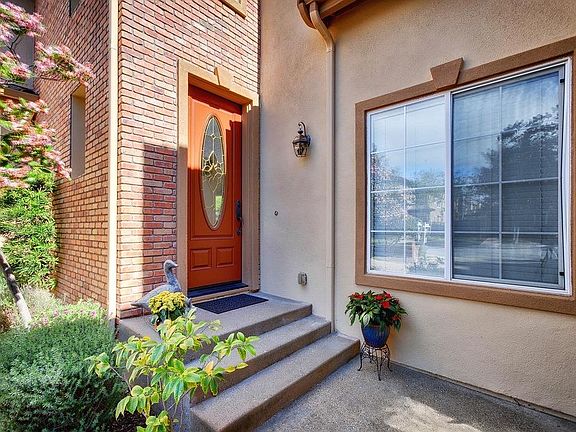 3rd image of 1382 Trailside Ln