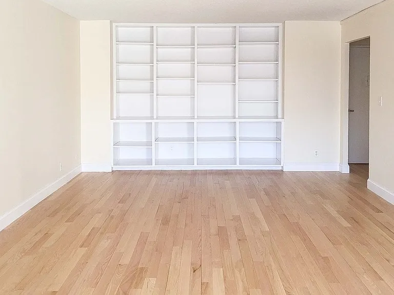 33 Pond Ave #309 — Photo 2
