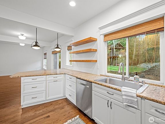 4th image of 6118 97th Drive NE