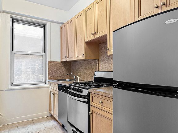 5th image of 220 Madison Ave #7QQ