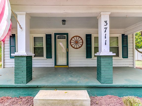 4th image of 3711 McDaniel Dr