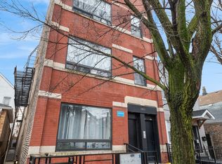 1811 W 17th St #303, Chicago, IL