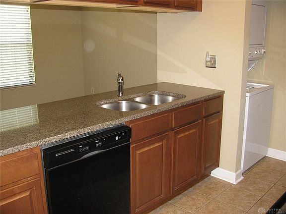 4th image of 8493 Woodgrove Ct #440