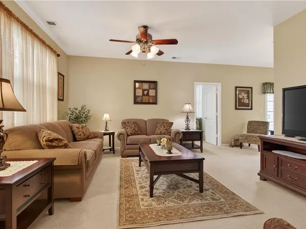 1513 Pucknall Dr, Chesapeake, VA 23320