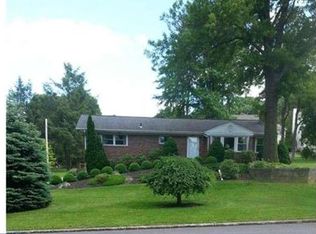 425 Meadowcroft Rd, Wayne, PA 19087