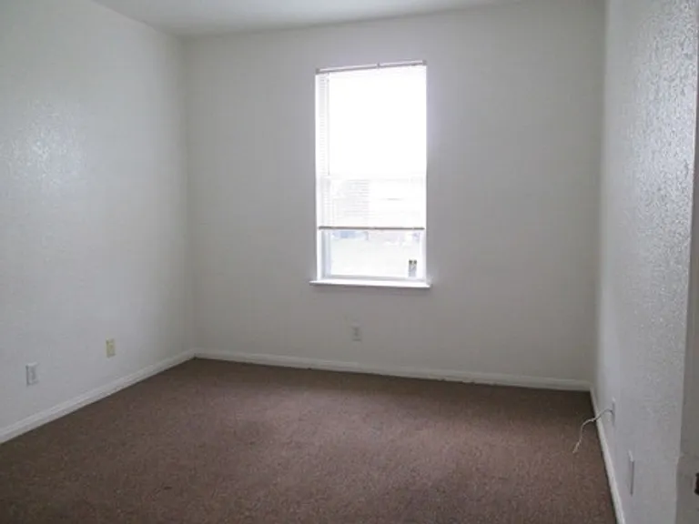 202 W Mary Jane Dr — Photo 6