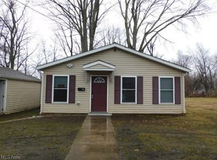 99 Marshall St, Conneaut, OH 44030