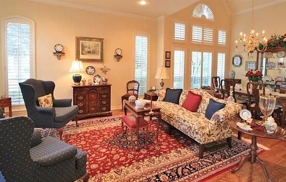 4th image of 1207 Lake Point Cir