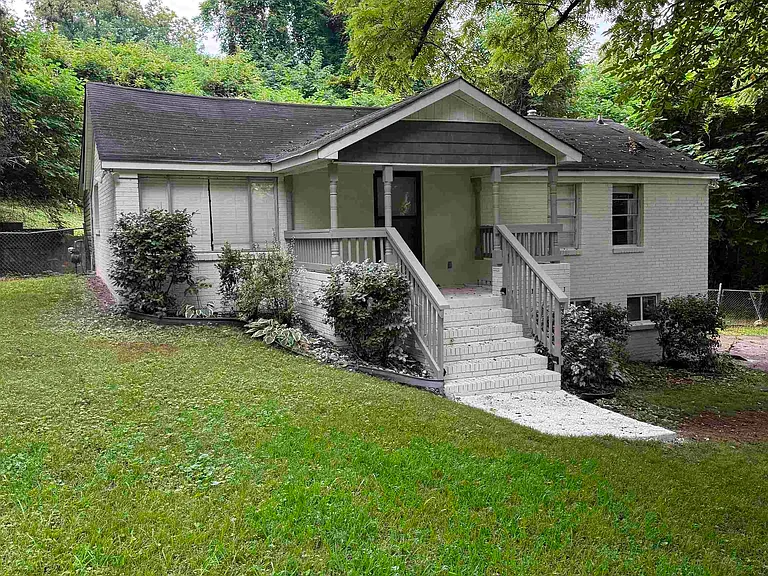 8551 Griffin Ave — Photo 2