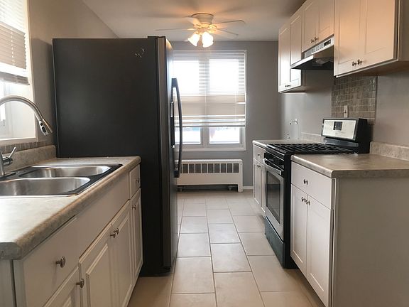 2nd image of 6023 N Damen Ave APT 203