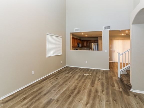 4th image of 8149 Finch Feather St