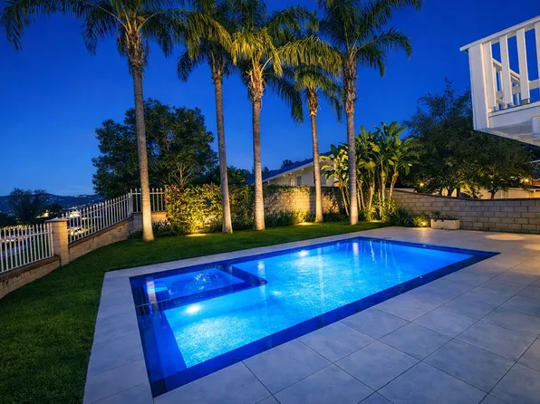 22411 Holly Ct, Santa Clarita, CA 91390