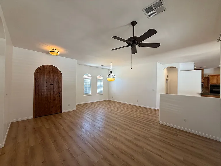 4309 Scribner Way — Photo 4