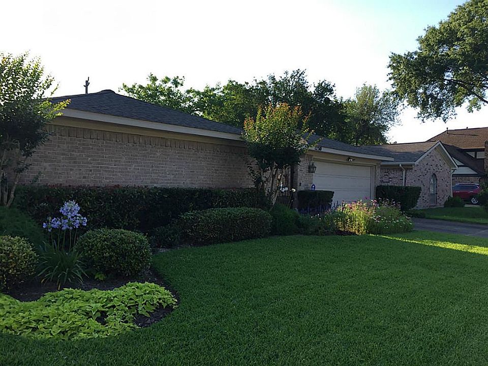1st image of 12310 Gainsborough Dr