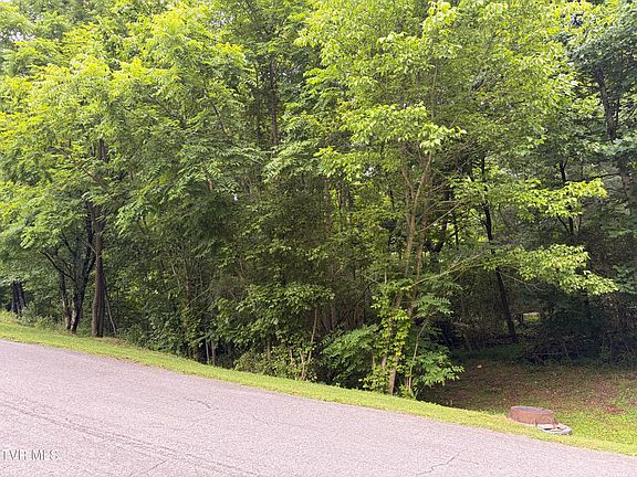 2nd image of Woodhurst Dr