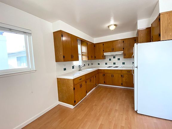 5th image of 3235 Myles Ct APT 3