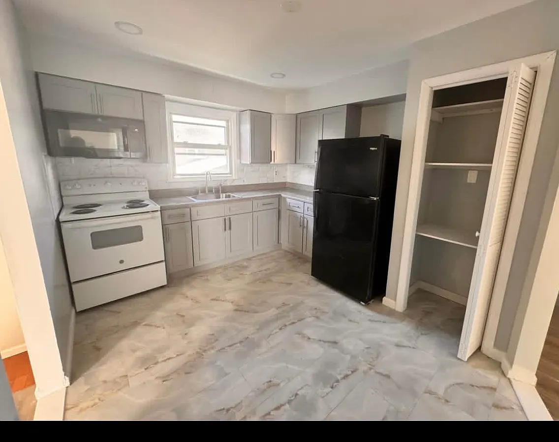 249-11 Weller Ave — Photo 4