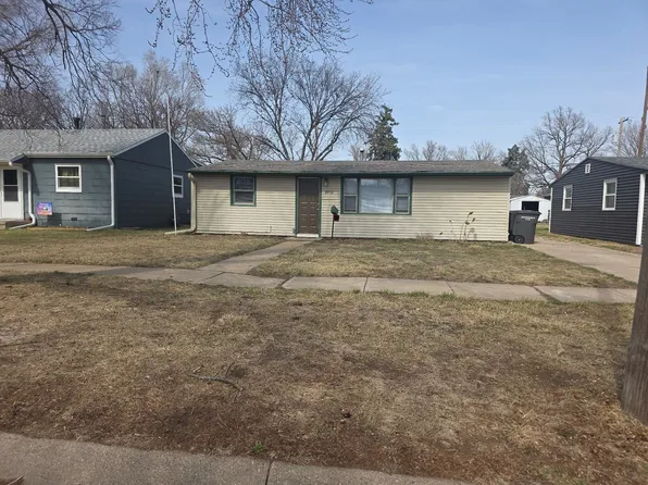 2512 W 6th St, Hastings, NE 68901
