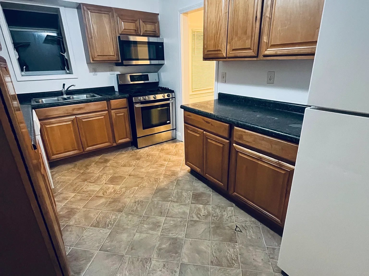 4 bed, 1278 sqft, $1,750 — Photo 1