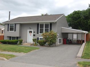 10 Easy St, Lowell, MA 01850