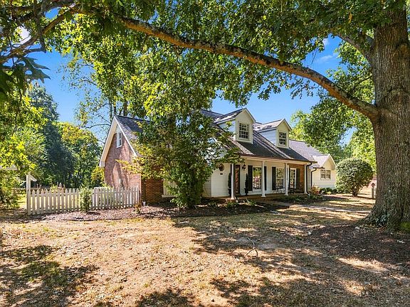 4th image of 6229 Milbrook Rd