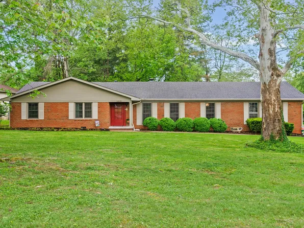 309 Deepwood Dr, Hopkinsville, KY 42240