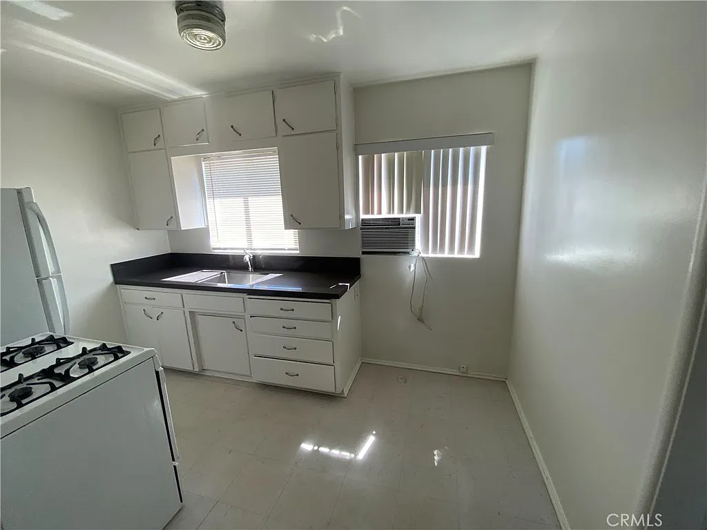 1 bed, 650 sqft, $1,550 — Photo 4
