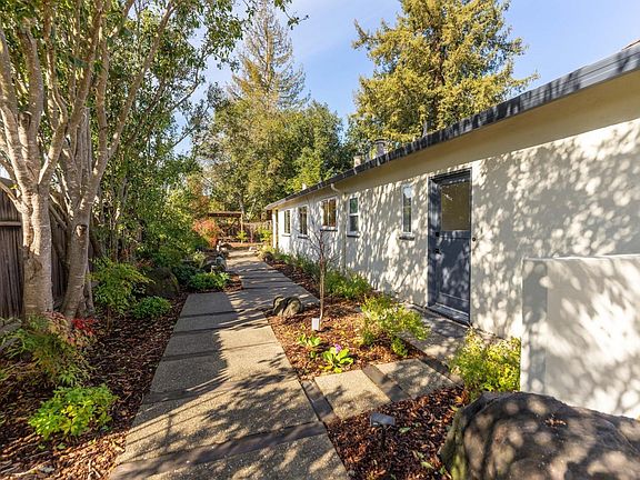2nd image of 820 Chimalus Dr