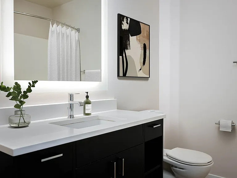 The Louisa Apartments — Photo 22