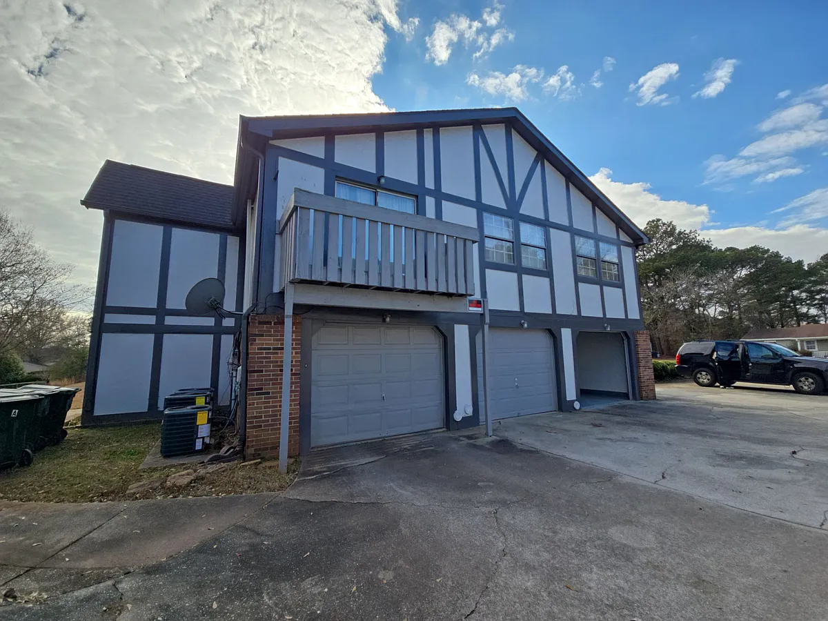 Building Photo - 1750 Wesley Way NW #B