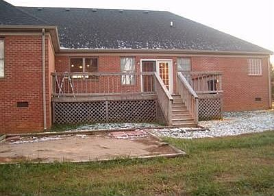 5th image of 205 Tazwell Dr
