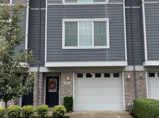 9285 SW Sweek Dr, Tualatin, OR 97062